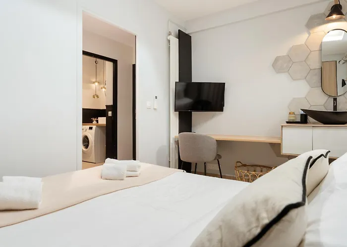Eiffel Tower - 4 Bedrooms Like A