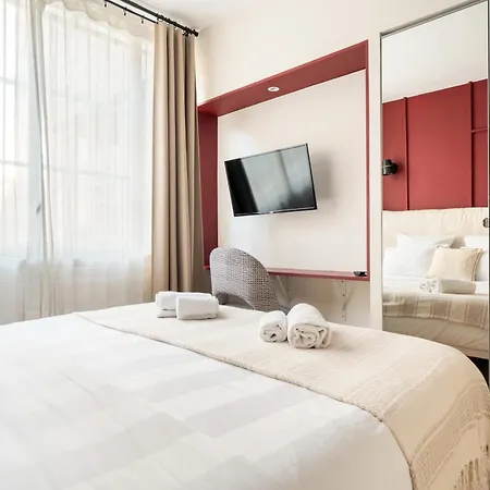 Eiffel Tower - 4 Bedrooms Like A
