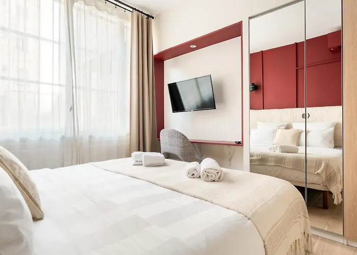 Eiffel Tower - 4 Bedrooms Like A